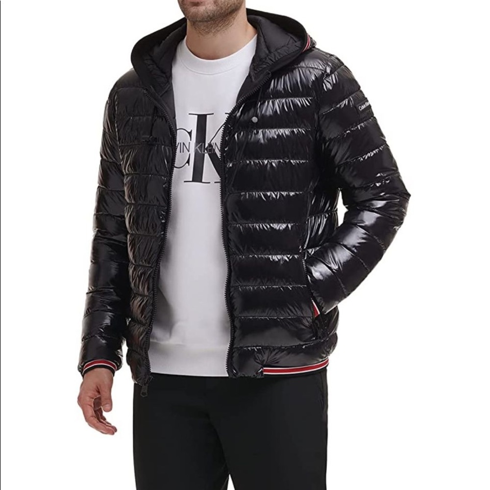Calvin Klein Men’s Hood Puffer Jacket True Black L Water- Resistant. glossy